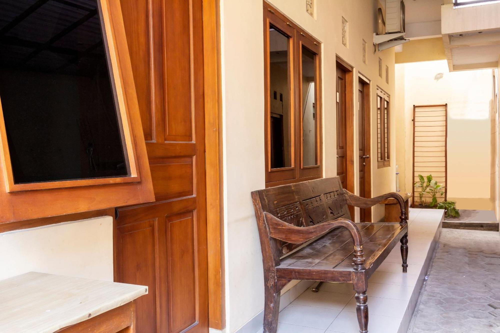 Super Oyo 1150 Omah Ladrang Kejayan Exterior foto